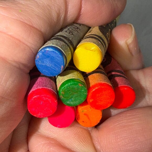Crayola Crayon Fluorescent 8 Count Vintage No. 8F - Picture 5 of 10